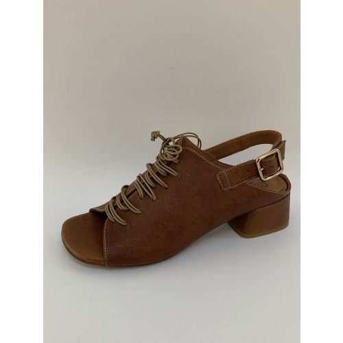 Mat:20 Sandaal Cognac